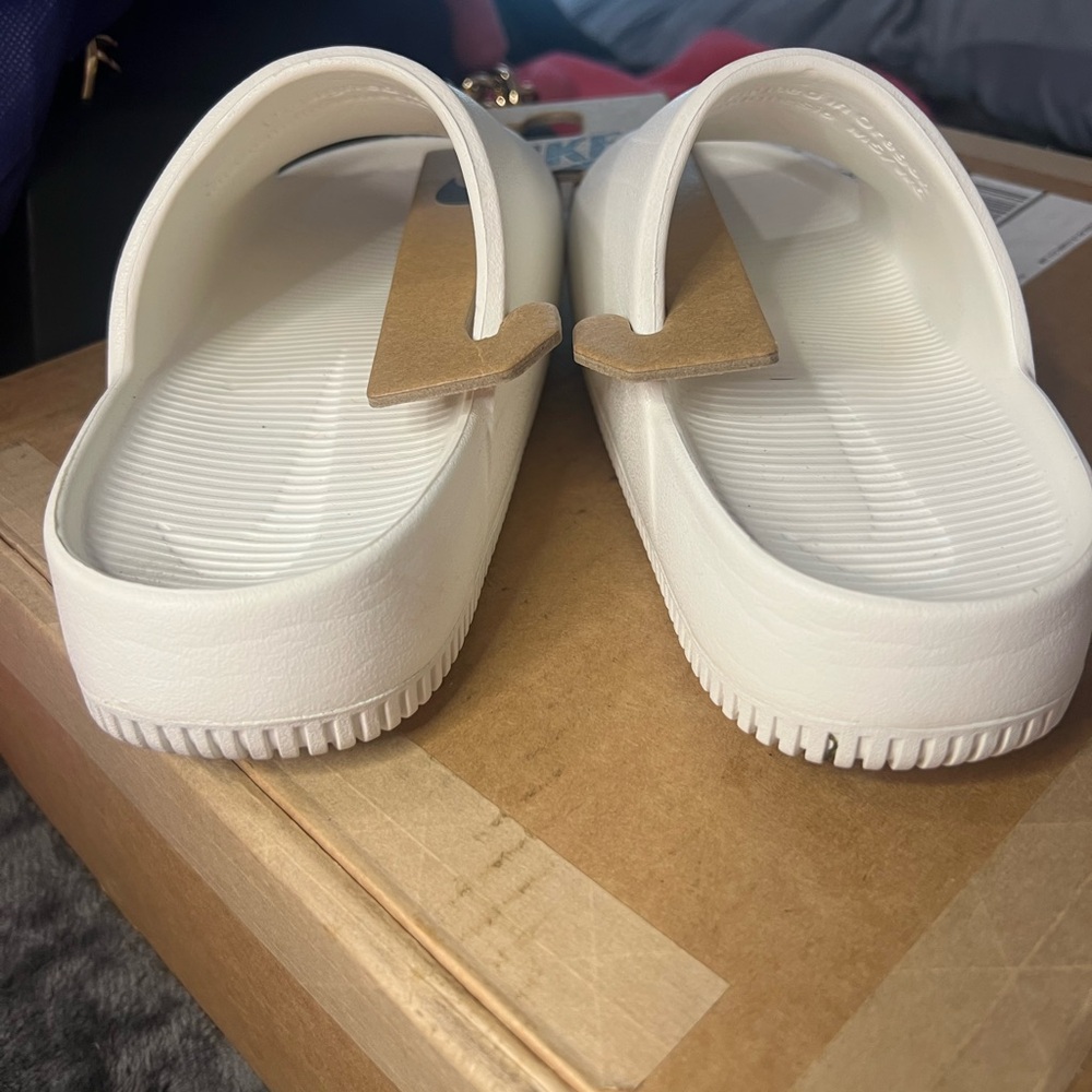 X SOLD X 
Nike White Slide Sandals - Picture 4 of 7